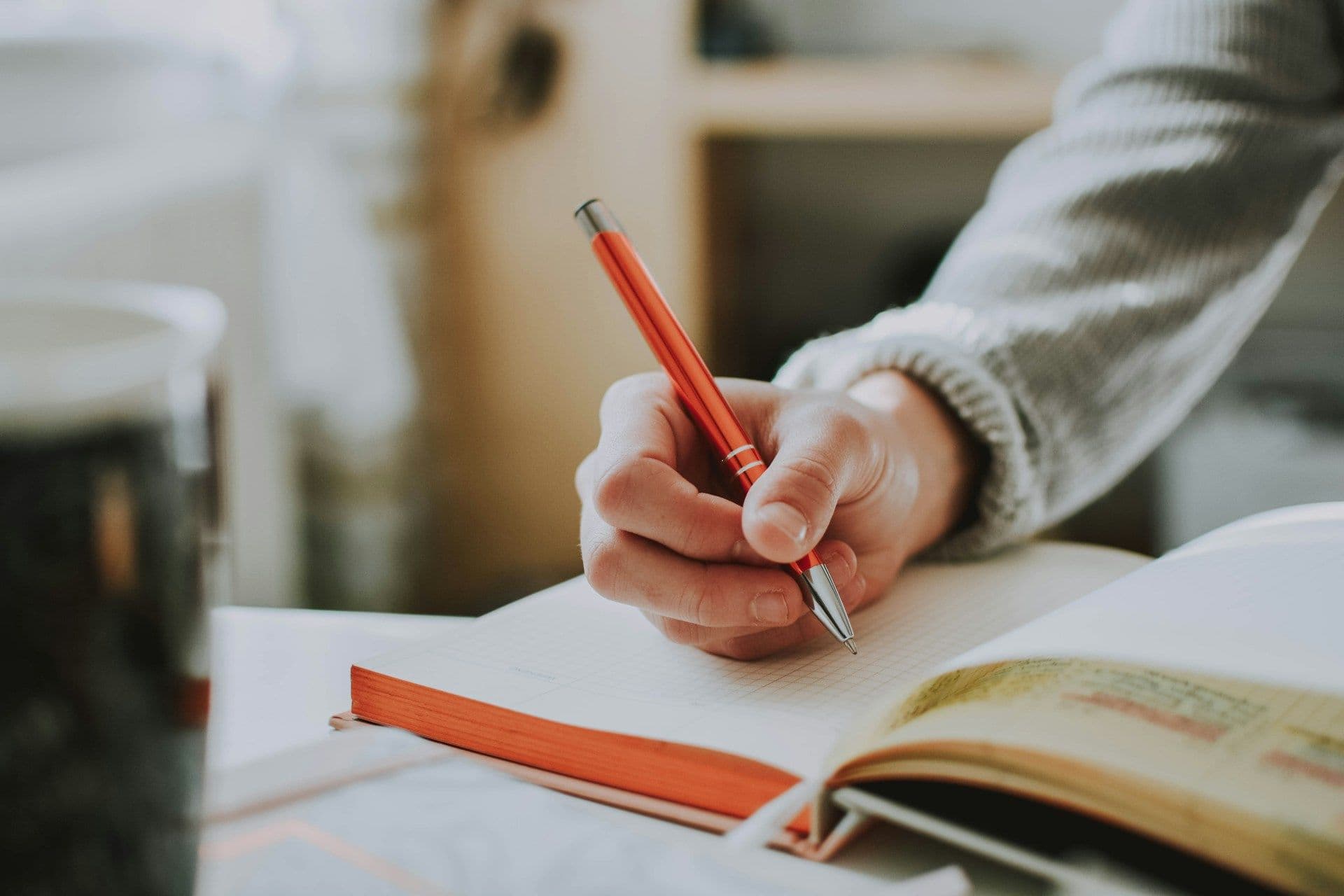 How to Write a Commentary Essay: Tips and Examples